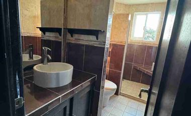 DEPARTAMENTO EN RENTA. 2 RECS  1 BAÑO, SALA, COMEDOR. EXCELENTE UBICACIÓN. SIN COCHERA