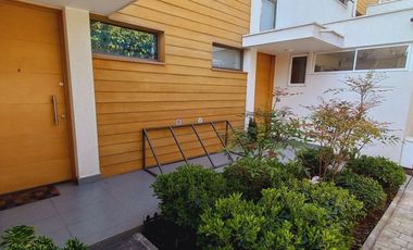 Oportunidad ! Exquisito Townhouse En Zona Residencial Ñuñoa
