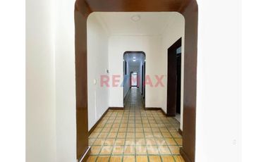 Alquilo amplio Dpto en Miraflores | 100 m² en 1er Piso