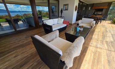 Exclusivo Departamento de Lujo en Primera Línea del Lago Villarrica – Pucón