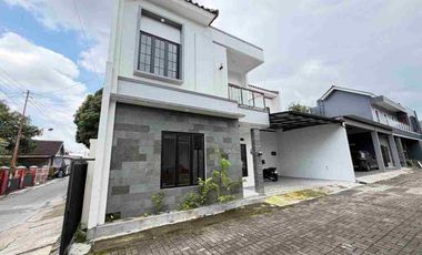 Rumah Bagus Baru 2lt di Dalam Town House Banjarsari