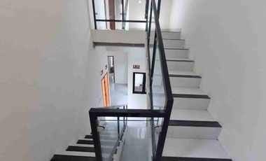 Rumah Bagus Baru 2lt di Dalam Town House Banjarsari