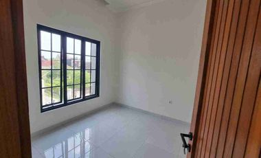 Rumah Bagus Baru 2lt di Dalam Town House Banjarsari