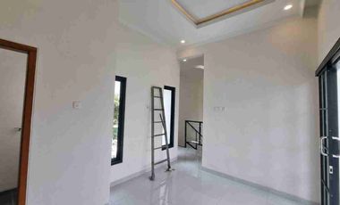 Rumah Bagus Baru 2lt di Dalam Town House Banjarsari
