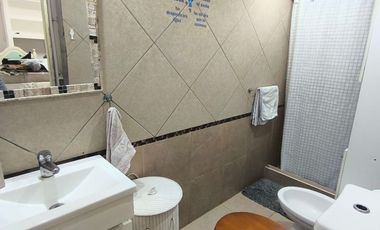 Hermosa Propiedad en Arroyo Leyes - 4 Dorm, 3 baños, Patio, Piscina.