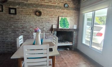 Hermosa Propiedad en Arroyo Leyes - 4 Dorm, 3 baños, Patio, Piscina.