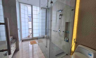 DIJUAL CEPAT RUMAH MEWAH HOEK VILLA ARTHA GADING