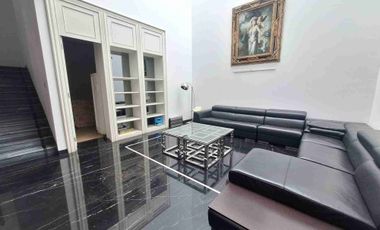 DIJUAL CEPAT RUMAH MEWAH HOEK VILLA ARTHA GADING