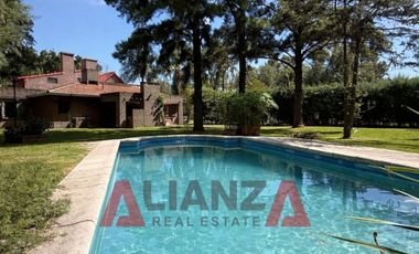 Gran Casa en Los Molinos - 3 Dorm, 1 Baño, Piscina. (1200m2)