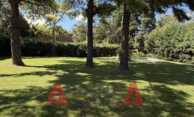 Gran Casa en Los Molinos - 3 Dorm, 1 Baño, Piscina. (1200m2)