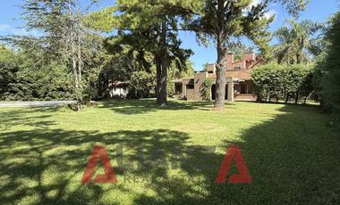 Gran Casa en Los Molinos - 3 Dorm, 1 Baño, Piscina. (1200m2)