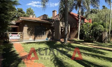 Gran Casa en Los Molinos - 3 Dorm, 1 Baño, Piscina. (1200m2)