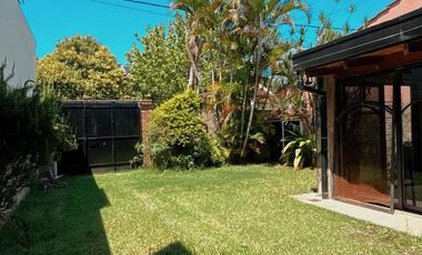 Gran Casa en Castelli 900, Cuenta con; 5 Dorm, 4 Baños, Lavadero, Patio, Quincho.