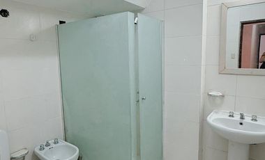 Gran Casa en Castelli 900, Cuenta con; 5 Dorm, 4 Baños, Lavadero, Patio, Quincho.