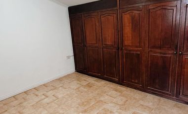 Gran Casa en Castelli 900, Cuenta con; 5 Dorm, 4 Baños, Lavadero, Patio, Quincho.