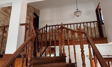 Gran Casa en Castelli 900, Cuenta con; 5 Dorm, 4 Baños, Lavadero, Patio, Quincho.