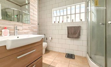 CASA SOLIDA CON GRAN TERRENO A 3 CUADRAS DEL CENTRO QUILPUE