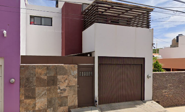 CASA EN VENTA EN COLONIA LOMAS DE BERNADEZ MUNICIPIO GUADALUPE ESTADO DE ZACATECAS