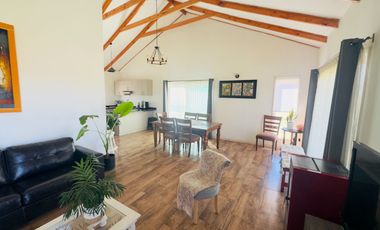SE VENDE PROPIEDAD CON 2 CASAS EN SANTA RITA, PELARCO.