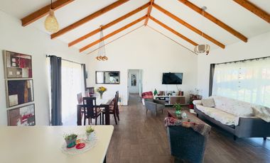 SE VENDE PROPIEDAD CON 2 CASAS EN SANTA RITA, PELARCO.