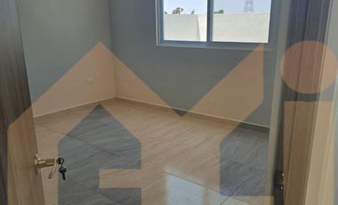 CASA NUEVA AL SUR EN RESIDENCIAL  