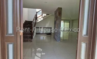 Venta de Casa en Condominio Residencial Lomas Verdes