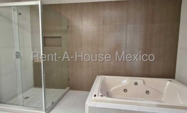 Venta de Casa en Condominio Residencial Lomas Verdes