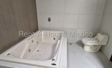 Venta de Casa en Condominio Residencial Lomas Verdes