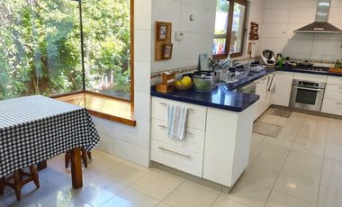 CASA EN CONDOMINIO LAS PIRCAS DE CHICUREO, COLINA (AV. SANTA FILOMENA), 369/1.562 M2, 5D, 4B, SERVICIOS, TERRAZAS, HERMOSO JARDIN, EXCELENTE PISCINA