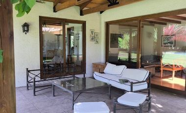 CASA EN CONDOMINIO LAS PIRCAS DE CHICUREO, COLINA (AV. SANTA FILOMENA), 369/1.562 M2, 5D, 4B, SERVICIOS, TERRAZAS, HERMOSO JARDIN, EXCELENTE PISCINA