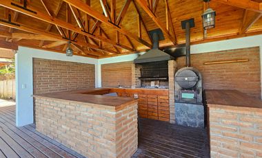 Parcela Linares, Yerbas Buenas / 2 casas, Piscina y Quincho