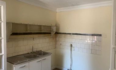 $650.000 Se Arrienda Carmen Mena , San Miguel