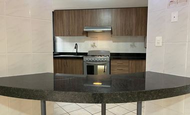 RENTA Casa con 4 habitaciones , una en planta baja FRENTE A FORO 4