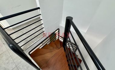 Se Vende Bonito E Iluminado Duplex De 3 Habitaciones Y 3 Baños Completos