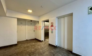 Se Vende Bonito E Iluminado Duplex De 3 Habitaciones Y 3 Baños Completos