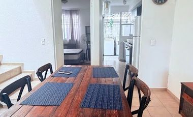 RENTA DE CASA AMUEBLADA EN HACIENDA VIÑEDOS 3 RECAMARAS CADA UNA CON BAÑO