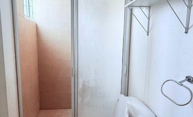 RENTA DE CASA AMUEBLADA EN HACIENDA VIÑEDOS 3 RECAMARAS CADA UNA CON BAÑO