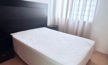 RENTA DE CASA AMUEBLADA EN HACIENDA VIÑEDOS 3 RECAMARAS CADA UNA CON BAÑO