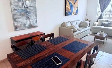 RENTA DE CASA AMUEBLADA EN HACIENDA VIÑEDOS 3 RECAMARAS CADA UNA CON BAÑO