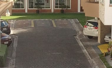 LOS CHILLOS, ARMENIA, vendo departamento de 3 dormitorios, terraza y estacionamiento