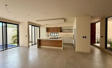 SE VENDE CASA EN VIA CUMBRES CANCUN