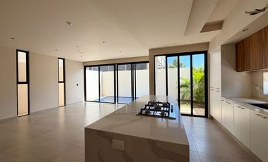 SE VENDE CASA EN VIA CUMBRES CANCUN