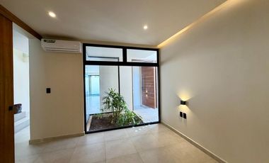 SE VENDE CASA EN VIA CUMBRES CANCUN