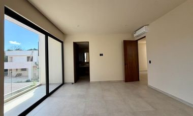 SE VENDE CASA EN VIA CUMBRES CANCUN