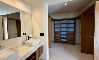 SE VENDE CASA EN VIA CUMBRES CANCUN