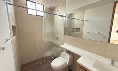 Casa Moderna a Estrenar de 3 Pisos | Luz Natural y Diseño Contemporáneo