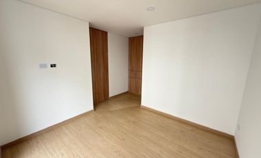 Casa Moderna a Estrenar de 3 Pisos | Luz Natural y Diseño Contemporáneo