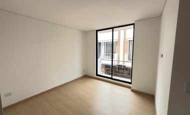 Casa Moderna a Estrenar de 3 Pisos | Luz Natural y Diseño Contemporáneo