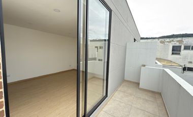 Casa Moderna a Estrenar de 3 Pisos | Luz Natural y Diseño Contemporáneo