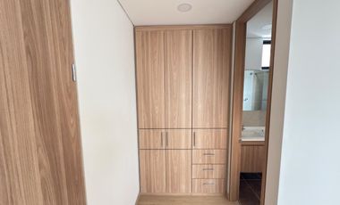 Casa Moderna a Estrenar de 3 Pisos | Luz Natural y Diseño Contemporáneo